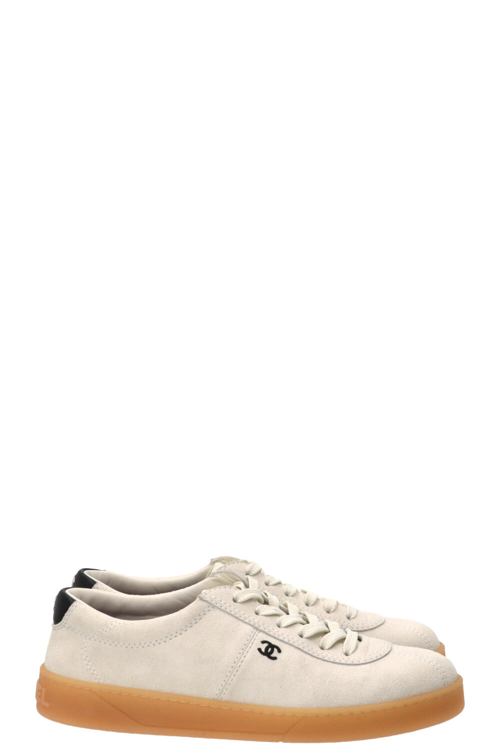 CHANEL 2026 Baskets Basses CC Daim Blanc