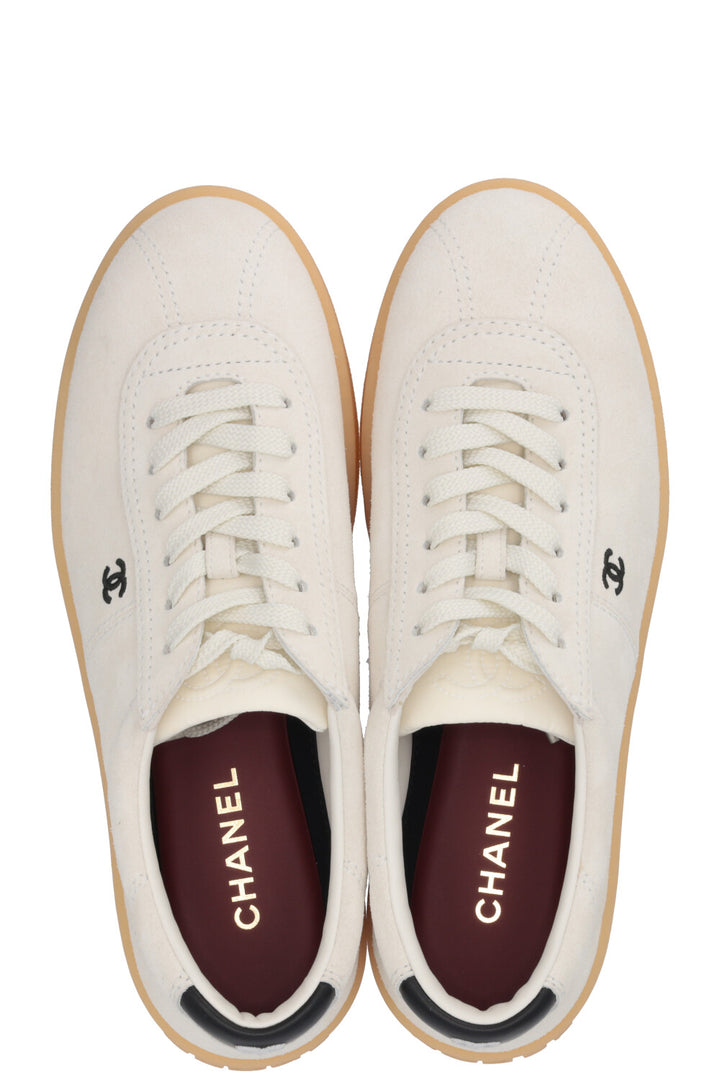 CHANEL 2026 Baskets Basses CC Daim Blanc