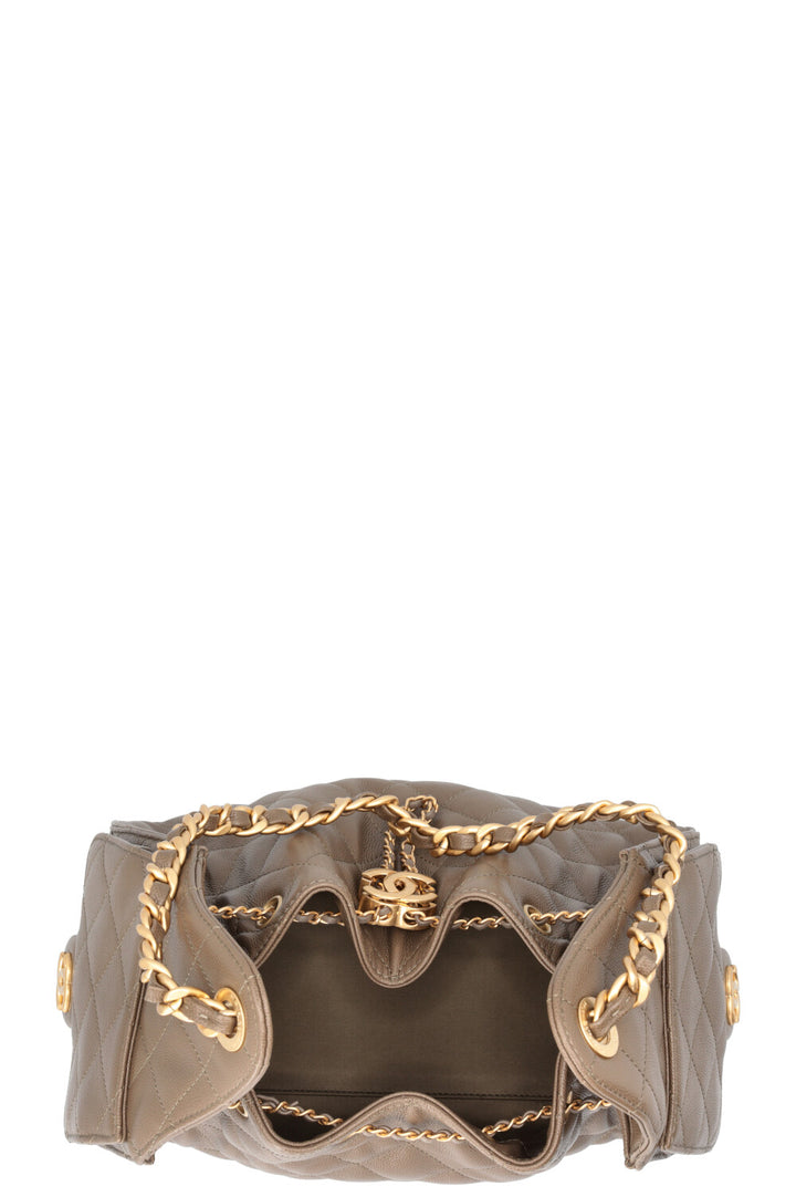CHANEL 25 Small Caviar Leather Khaki