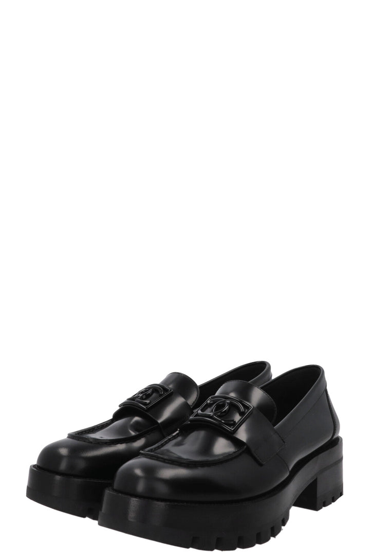 Mocassins chunky CC CHANEL en cuir noir