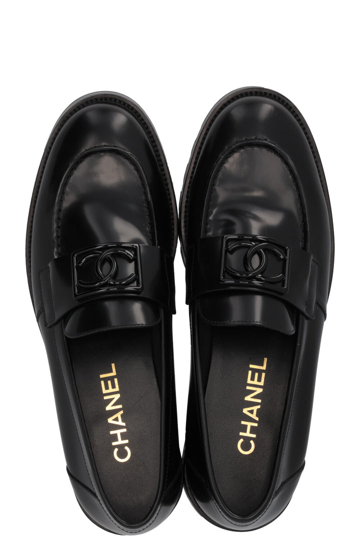 Mocassins chunky CC CHANEL en cuir noir