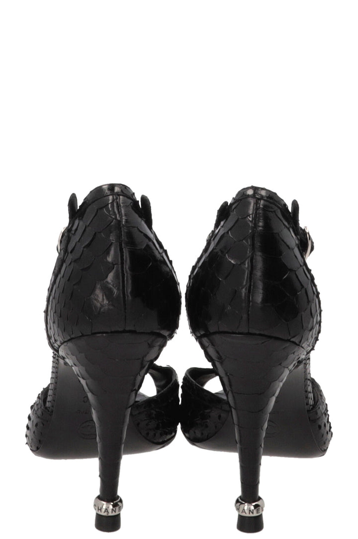 Escarpins CHANEL CC à perles en cuir python noir