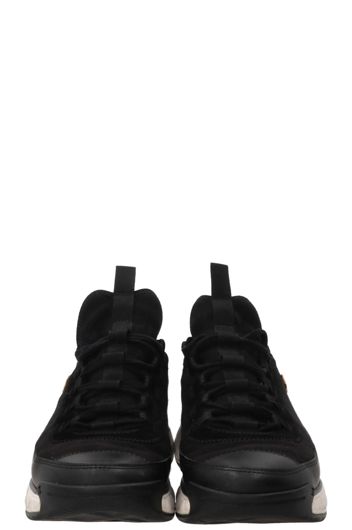 Baskets CHANEL CC en daim noir