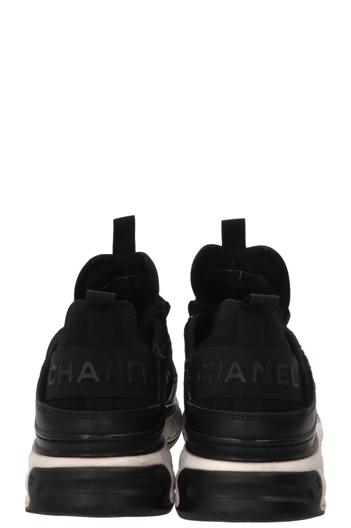 Baskets CHANEL CC en daim noir
