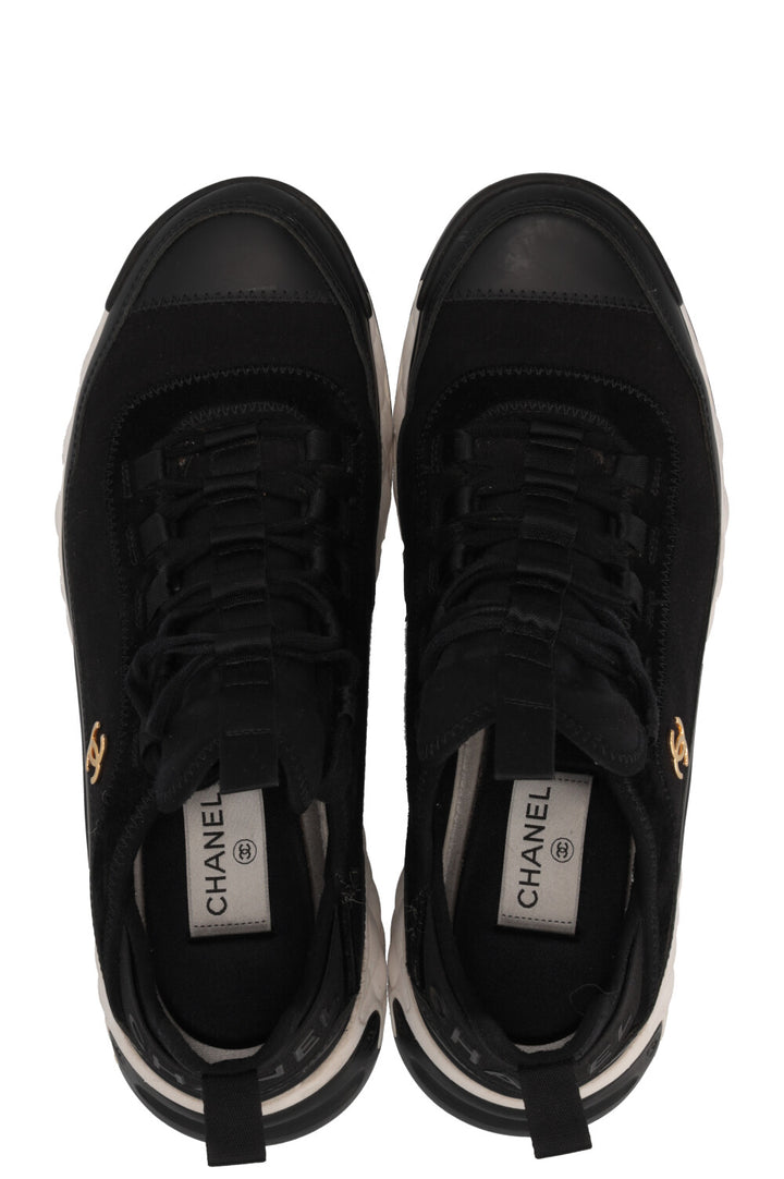 Baskets CHANEL CC en daim noir
