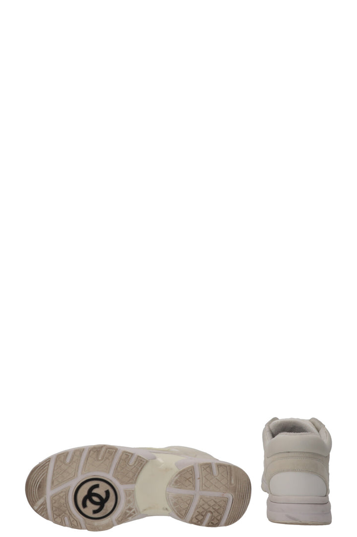 CHANEL Baskets basses CC Tennis Suéde Blanc