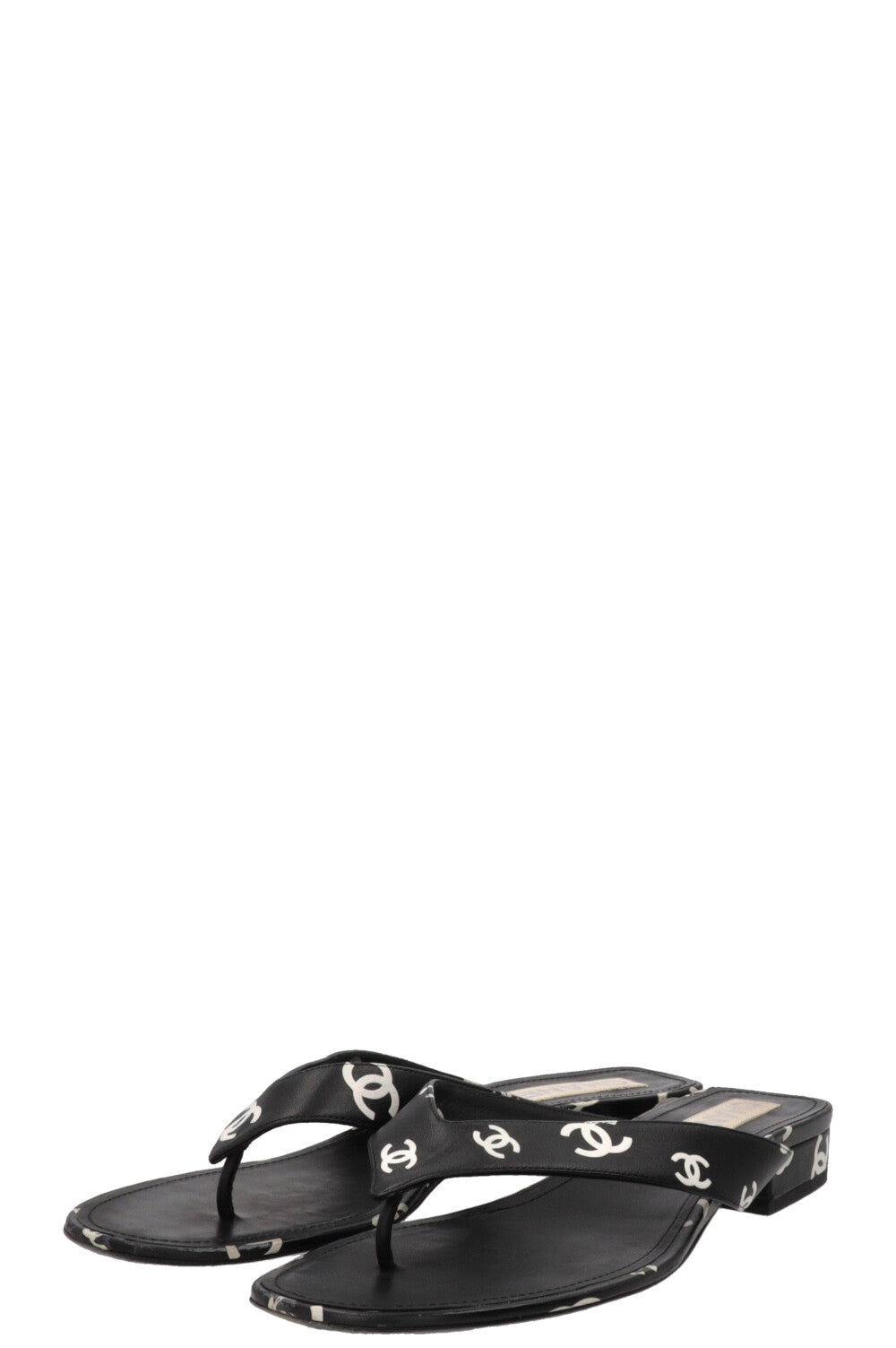 CHANEL CC Tongs Blanc Noir