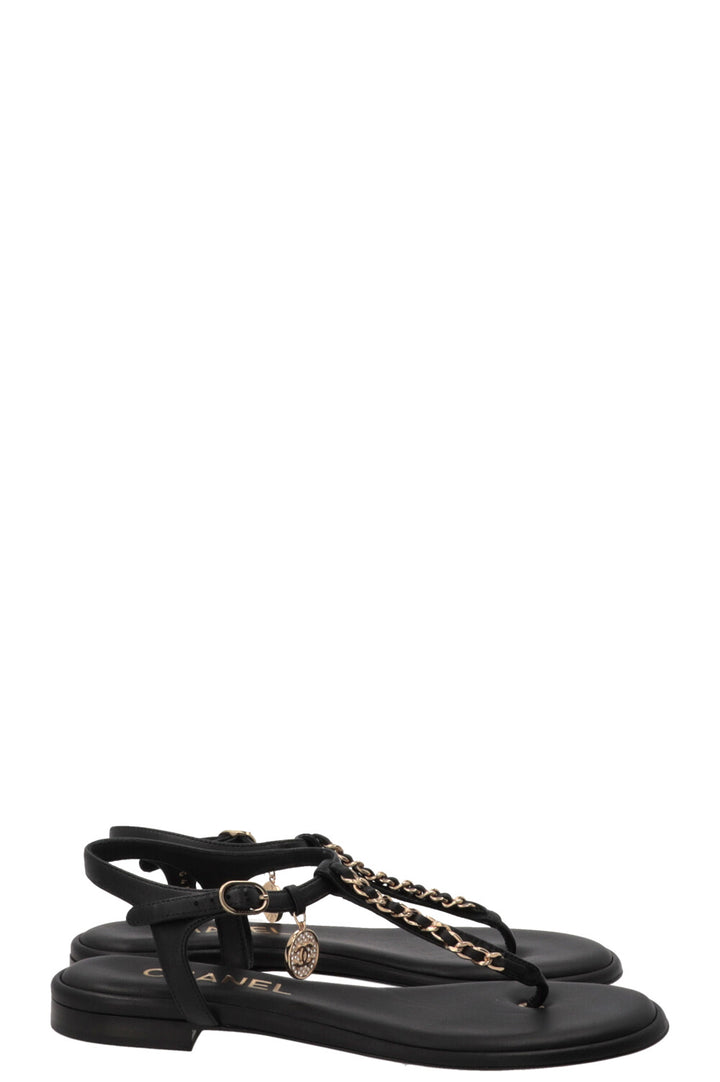 CHANEL Sandales à Brides en T et Chaîne Cuir Noir