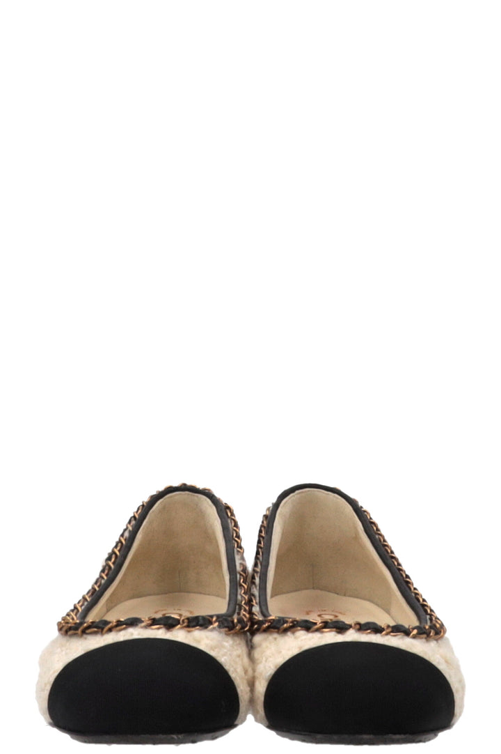 CHANEL Ballerines Classiques Tweed Détail Chaîne Blanc Noir