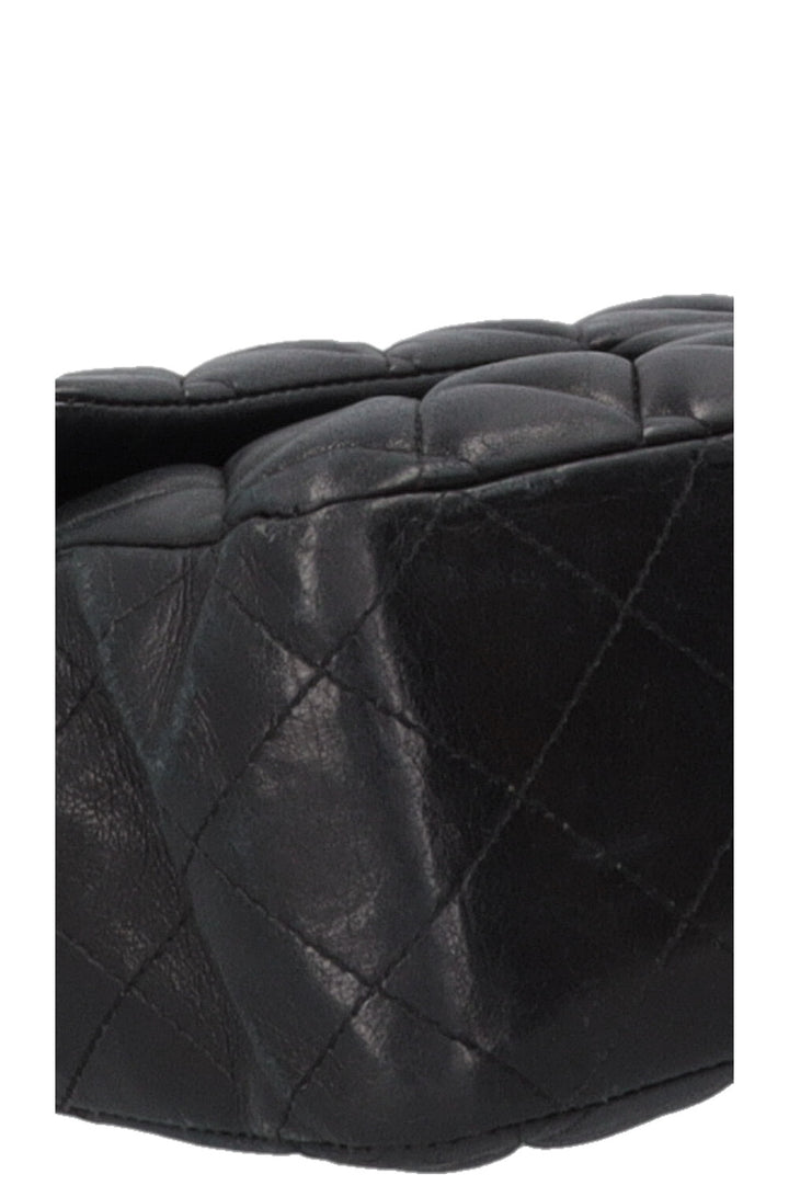 CHANEL Double Flap Bag Medium Lambskin Black