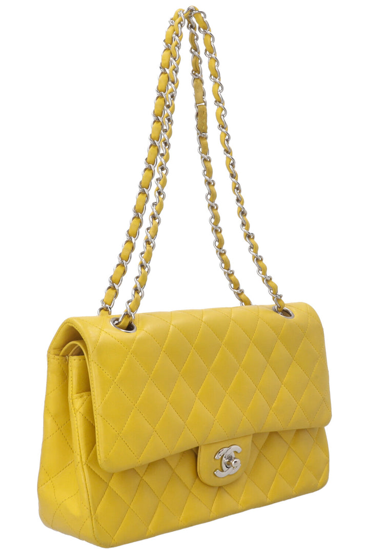 CHANEL Sac Double Rabat Moyen Cuir d'Agneau Jaune