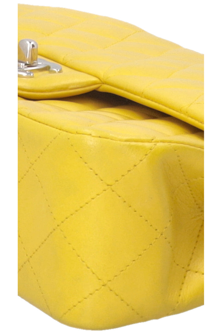CHANEL Sac Double Rabat Moyen Cuir d'Agneau Jaune
