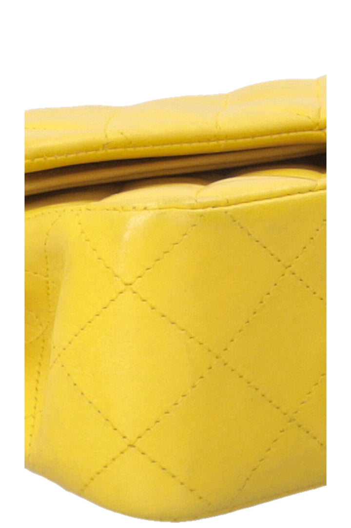CHANEL Sac Double Rabat Moyen Cuir d'Agneau Jaune