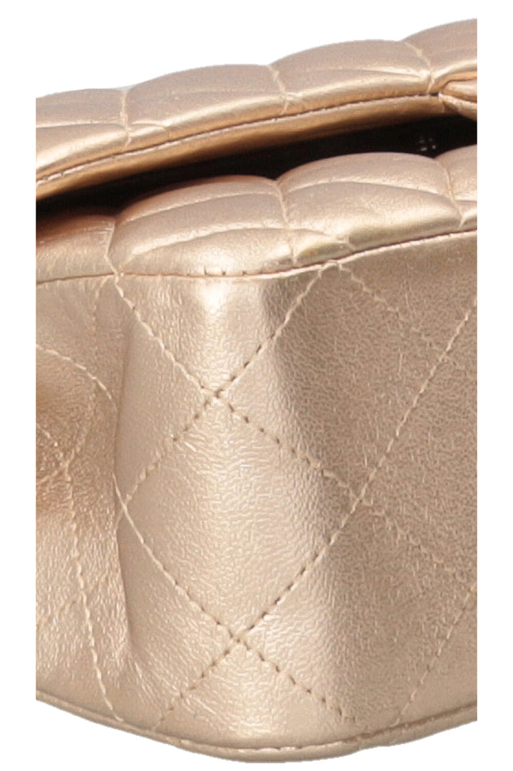CHANEL Double Flap Bag Medium Cuir Métallisé Champagne