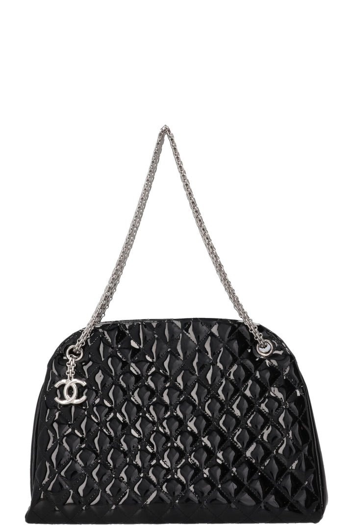 Sac bowling CHANEL Just Mademoiselle en cuir verni noir