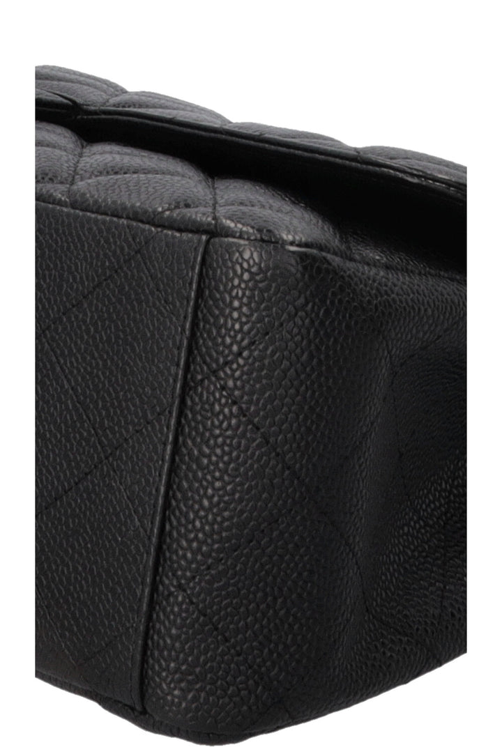 CHANEL Maxi Double Flap en cuir caviar noir