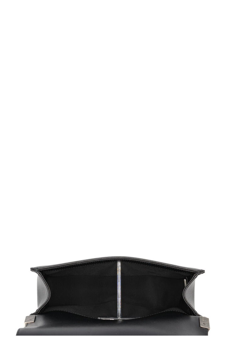 CHANEL Medium Boy cuir caviar noir