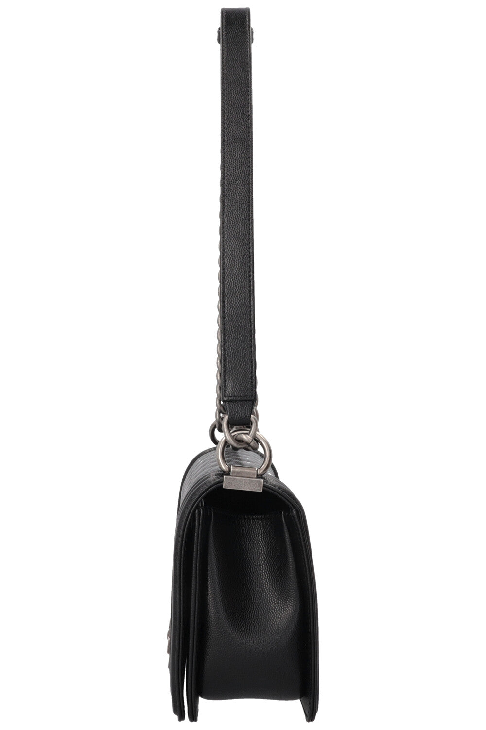 CHANEL Medium Boy cuir caviar noir