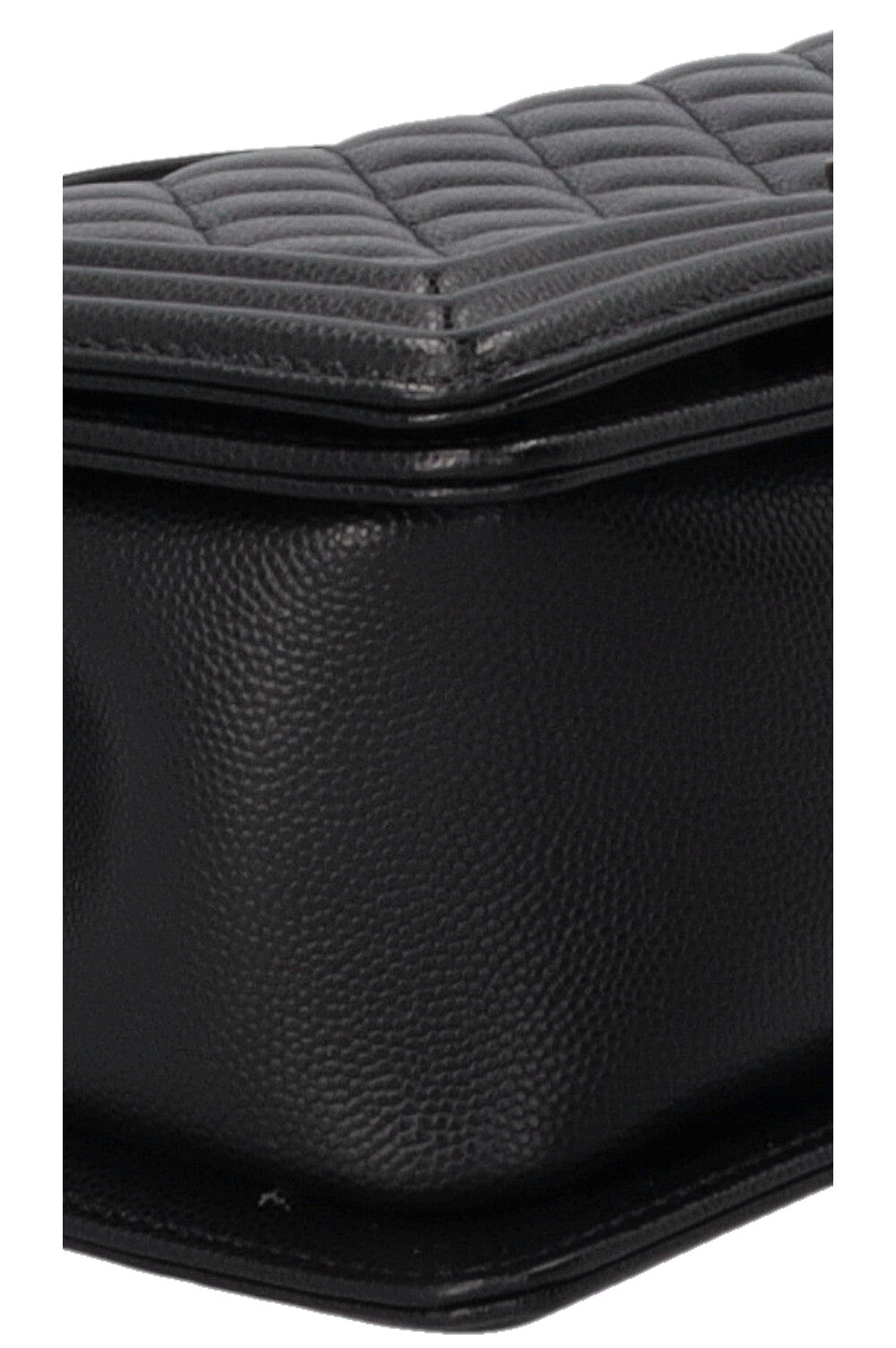 CHANEL Medium Boy cuir caviar noir