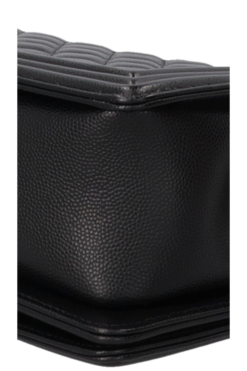 CHANEL Medium Boy cuir caviar noir