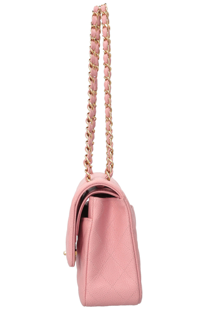 Sac à rabat doublé Chanel taille moyenne en cuir caviar rose
