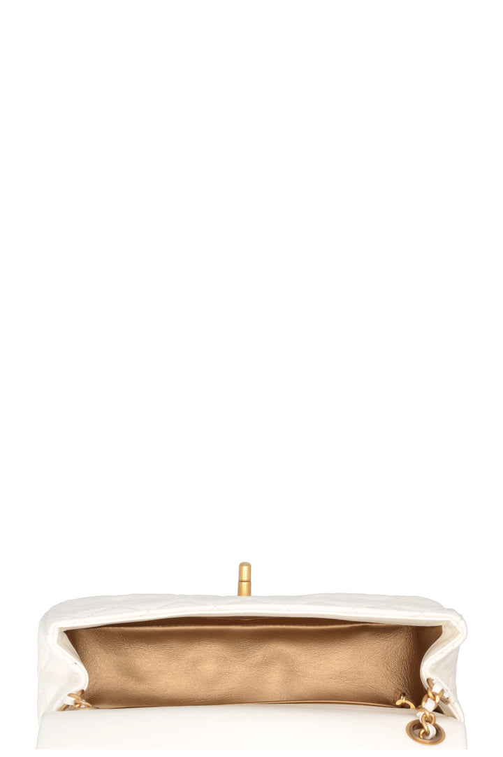 CHANEL Pearl Crush Sac à rabat rectangulaire en cuir blanc