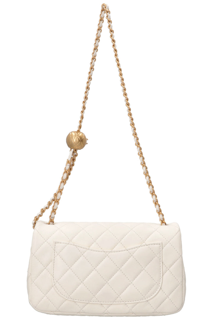 CHANEL Pearl Crush Sac à rabat rectangulaire en cuir blanc