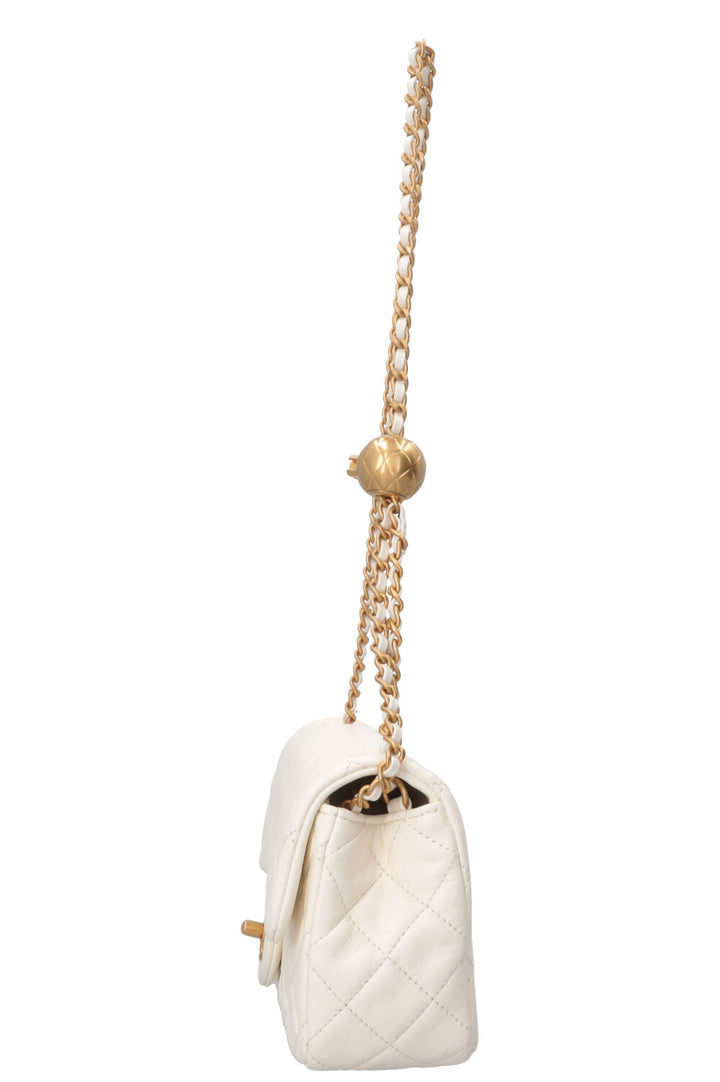 CHANEL Pearl Crush Sac à rabat rectangulaire en cuir blanc