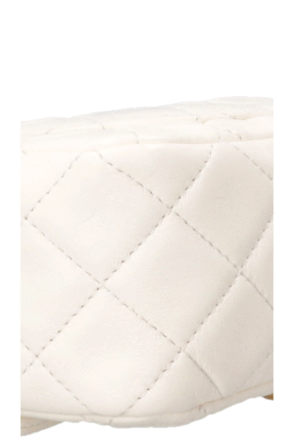 CHANEL Pearl Crush Sac à rabat rectangulaire en cuir blanc