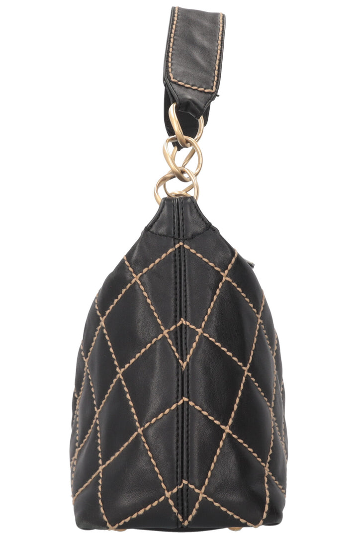 Sac bandoulière CHANEL Surpique CC en cuir noir