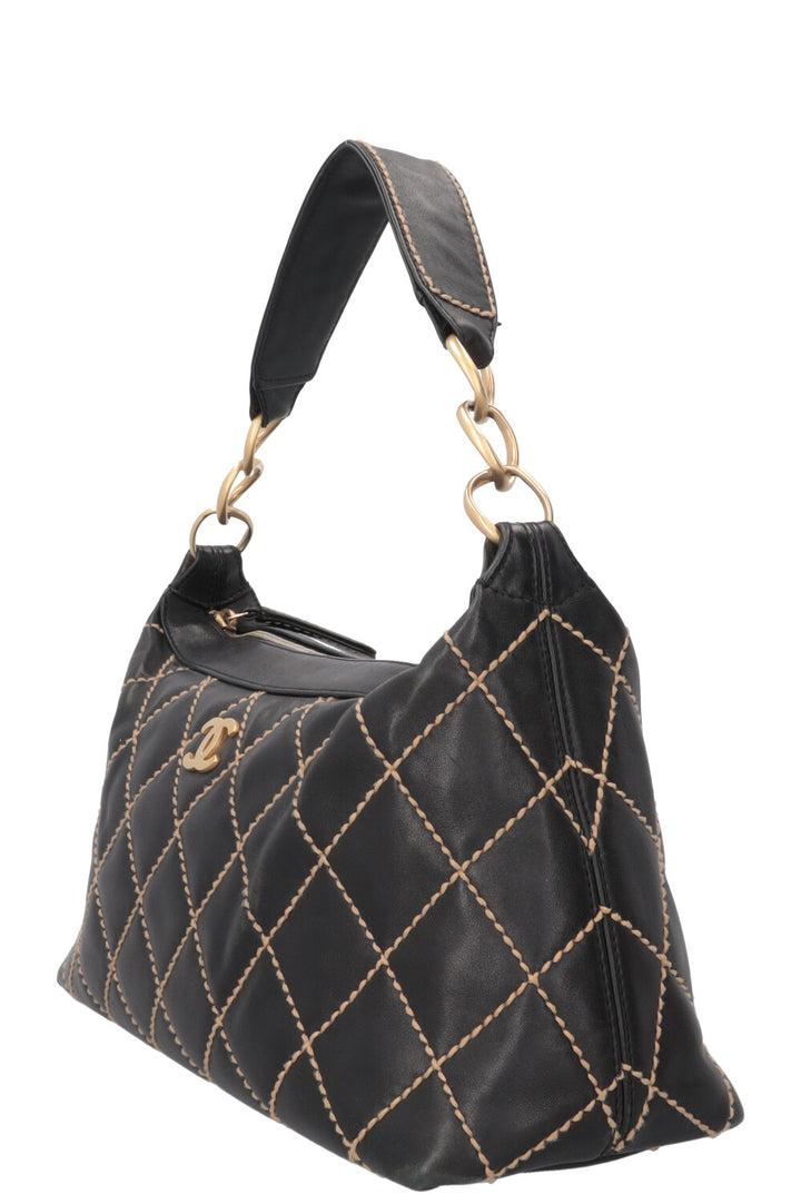 Sac bandoulière CHANEL Surpique CC en cuir noir