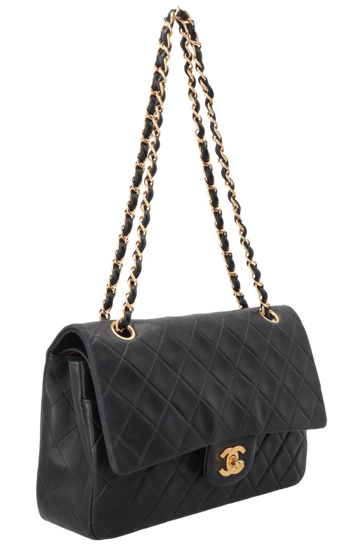 Sac CHANEL Vintage à double rabat, taille moyenne, en cuir d’agneau noir