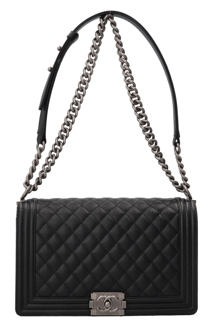 Sac CHANEL Boy moyen en cuir caviar noir