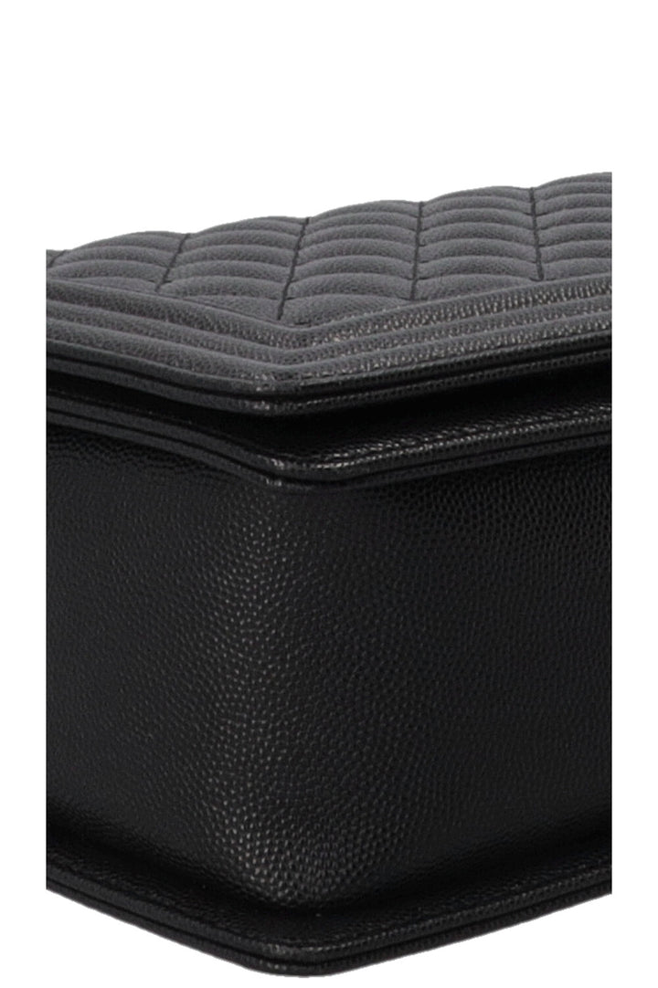 Sac CHANEL Boy moyen en cuir caviar noir