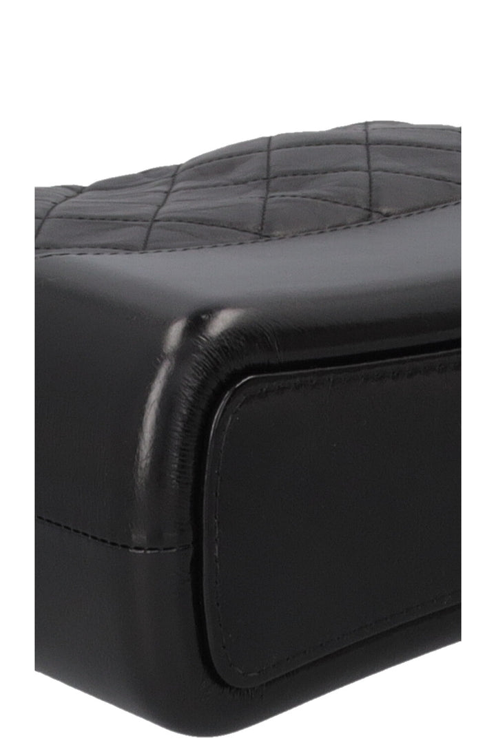 Sac CHANEL Gabrielle moyen modèle cuir noir