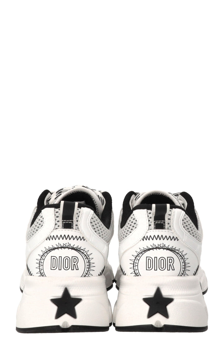 Baskets Chrono CHRISTIAN DIOR en maille blanche
