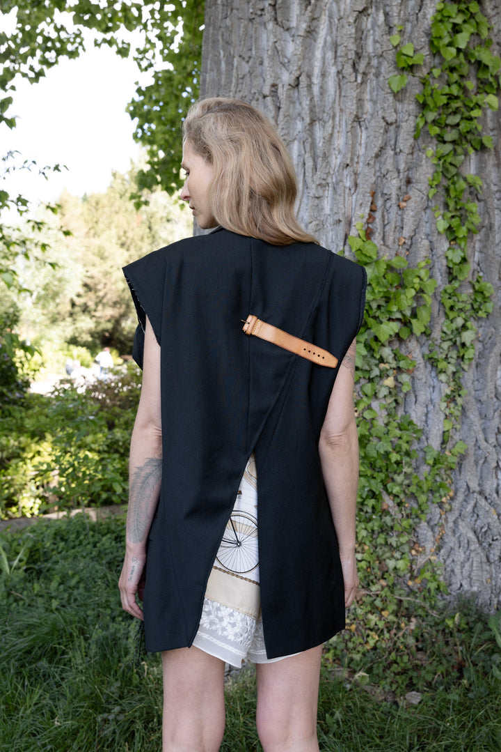 UNFOLD Vest Deep Brown