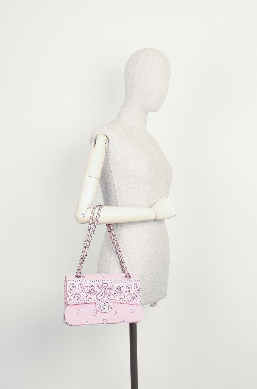 READYMADE スカーフ バッグ BANDANA BAG ピンク READYMADE Upcycling Bag Bandana Pink – REAWAKE