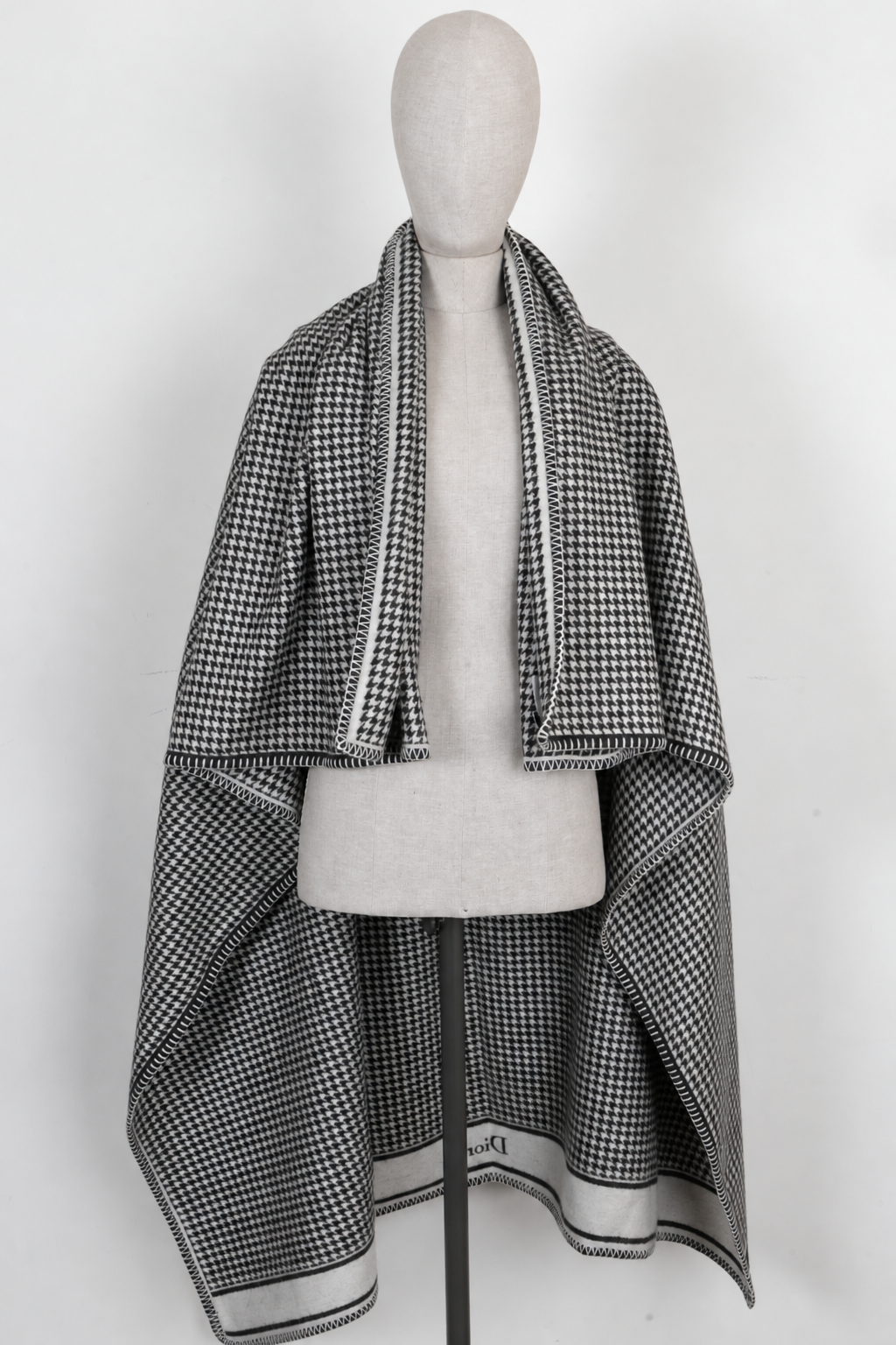 CHRISTIAN DIOR Houndstooth Wool Blanket Dark grey