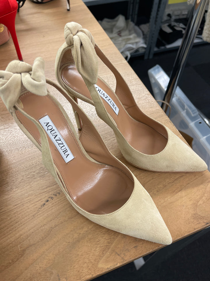 AQUAZZURA Bow Tie Heels Suede Beige