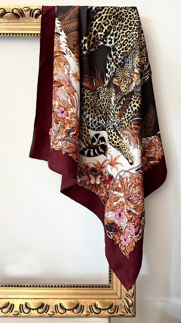 HERMÈS Jungle Love Carré Silk Bordeaux