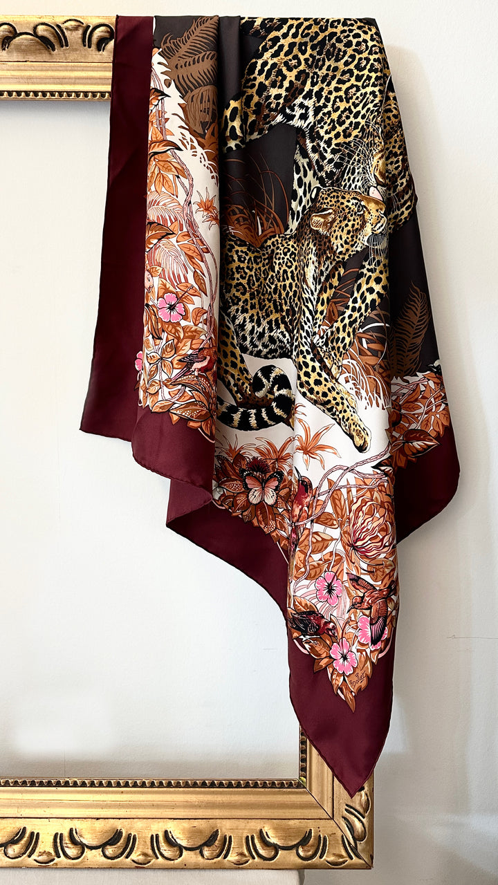 HERMÈS Jungle Love Carré Silk Bordeaux