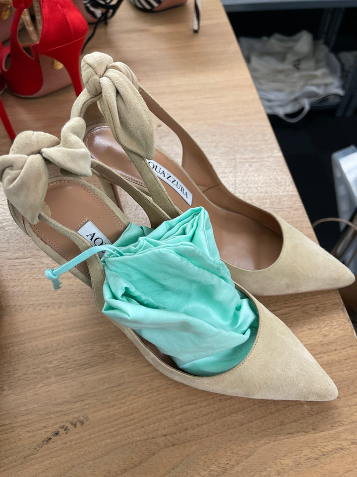 AQUAZZURA Bow Tie Heels Suede Beige