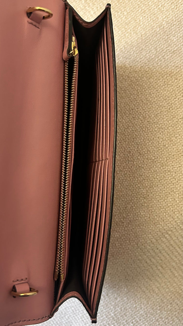 GUCCI Interlocking GG Wallet On Chain Pink