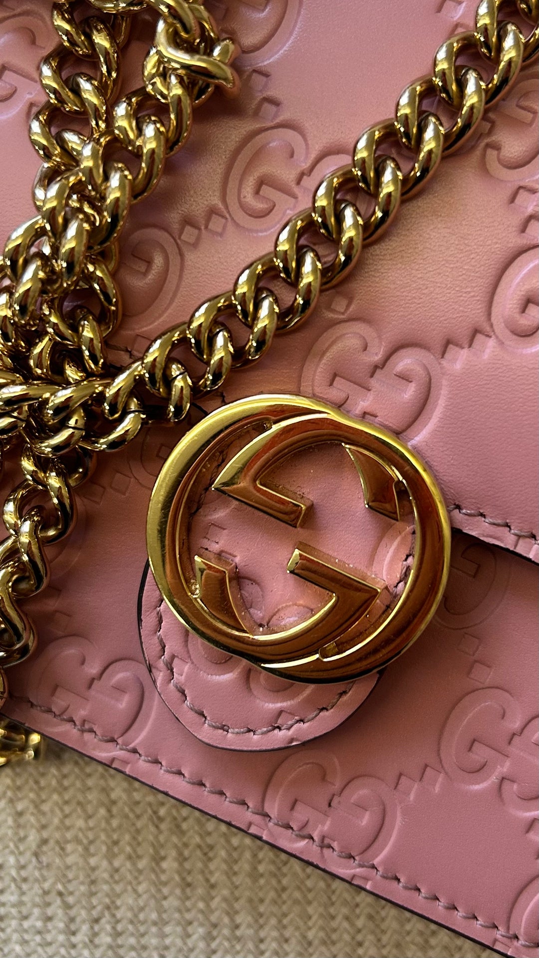 GUCCI Interlocking GG Wallet On Chain Pink