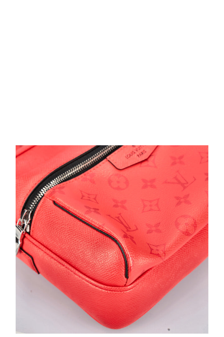 LOUIS VUITTON Outdoor Messenger Bag MNG Taigarama Red