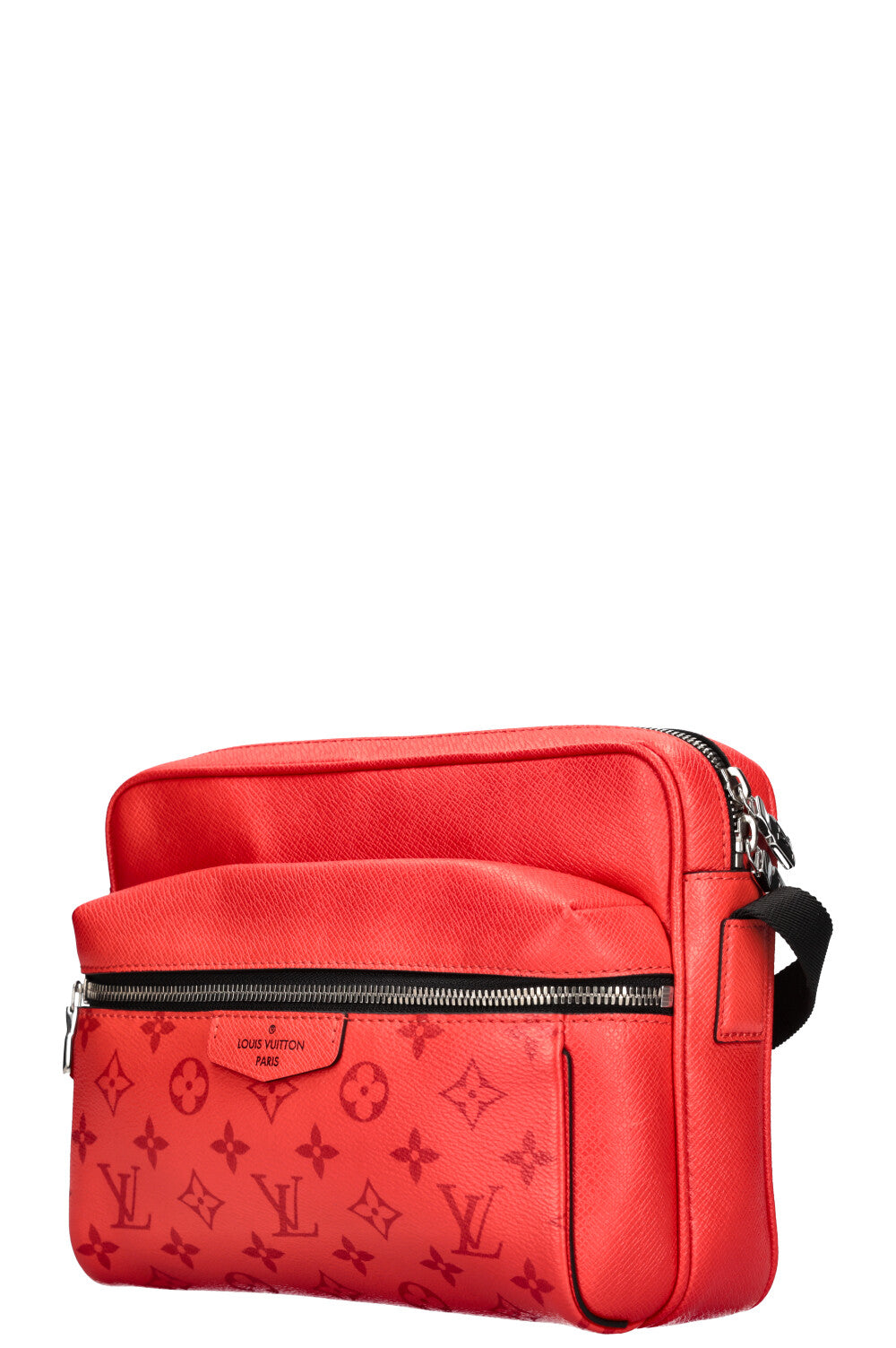 LOUIS VUITTON Outdoor Messenger Bag MNG Taigarama Red