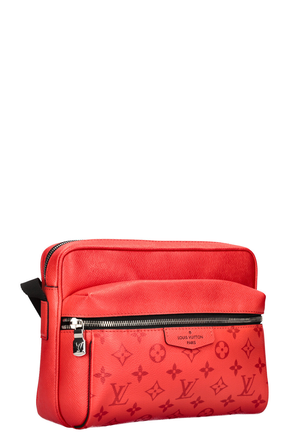 LOUIS VUITTON Outdoor Messenger Bag MNG Taigarama Red