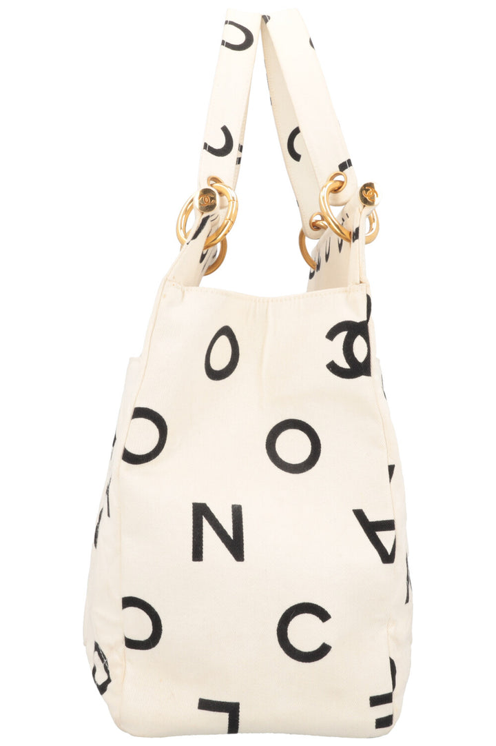 CHANEL Tote Bag Lettres Logo Blanc