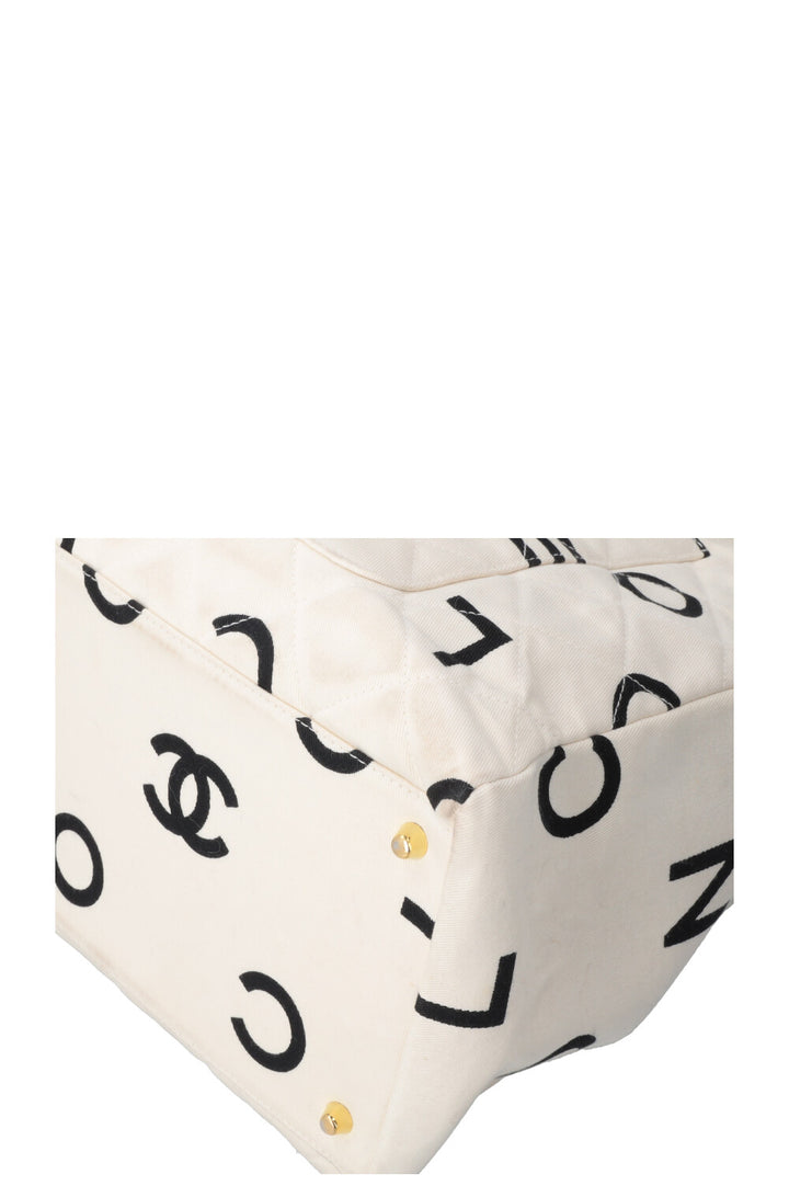 CHANEL Tote Bag Lettres Logo Blanc